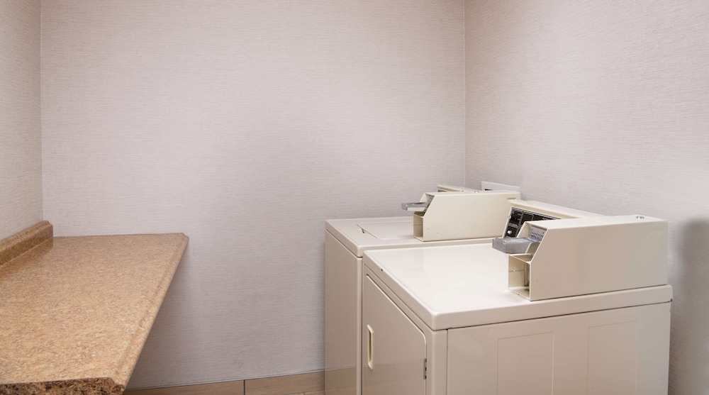 Hampton Inn Erie South - photo 35