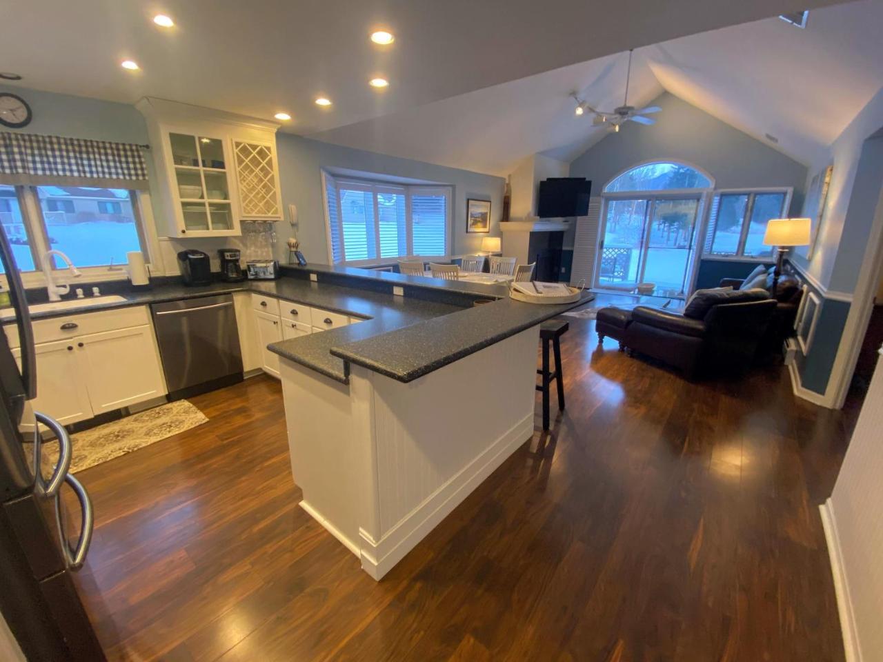 G3 Classy Bretton townhome with AC fast wifi great mountain views right on the golf course - photo 10