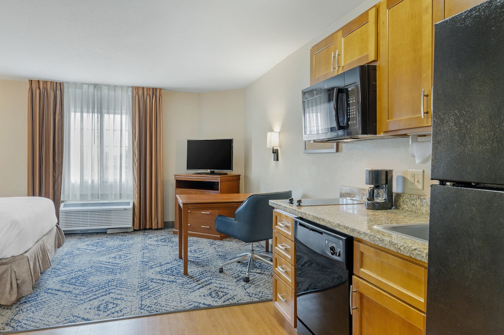 Candlewood Suites Indianapolis East by IHG - photo 6