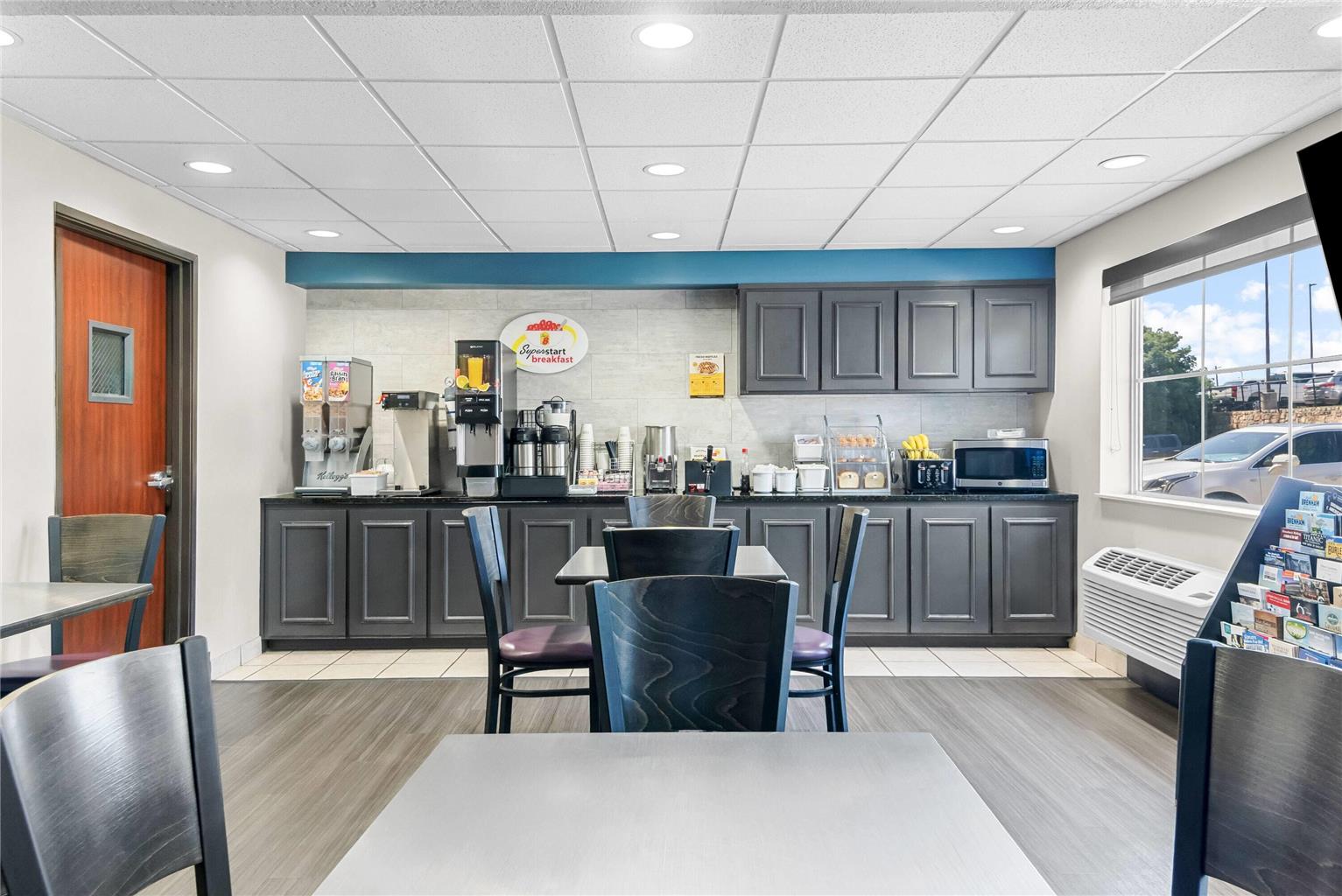 Super 8 by Wyndham Weatherford - photo 11