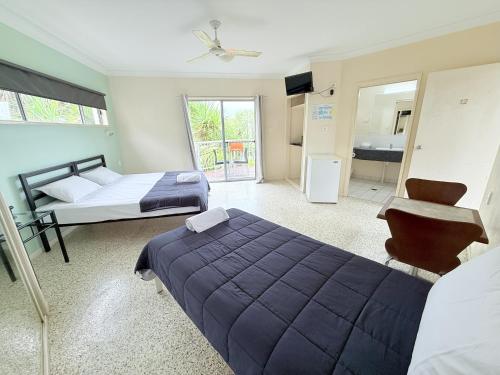 Emu Park Beach Motel — Emu Park