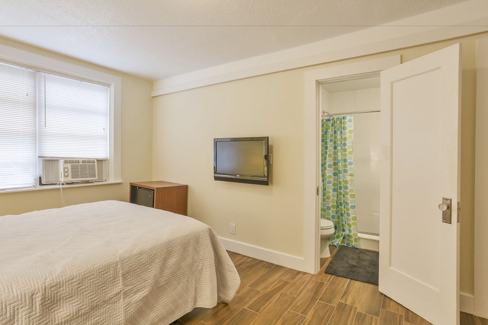 Palm Grove Inn - photo 2