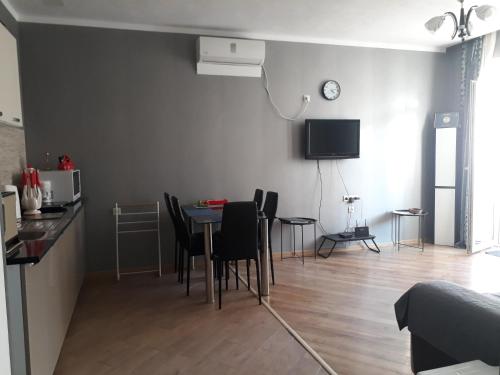 Ann's Apartment