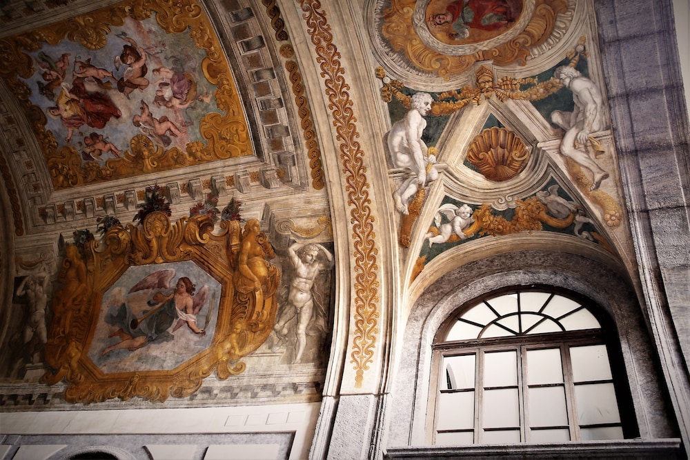 Maison des Fleurs — 4-Star Luxury Hotel in Naples, Italy
