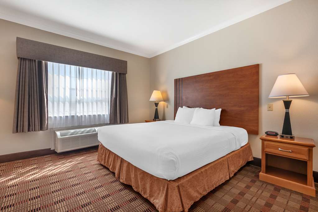 Best Western Club House Inn & Suites - photo 33