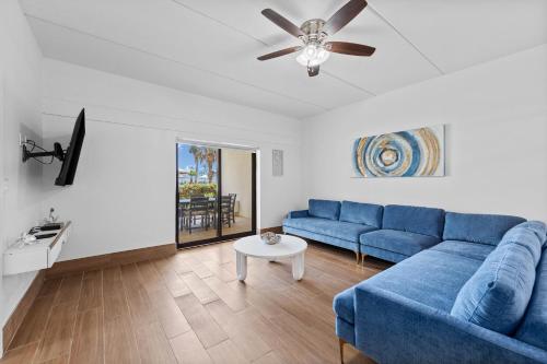 Ground Floor Beachfron 2Steps From Amenities Saida in South Padre Island, United States