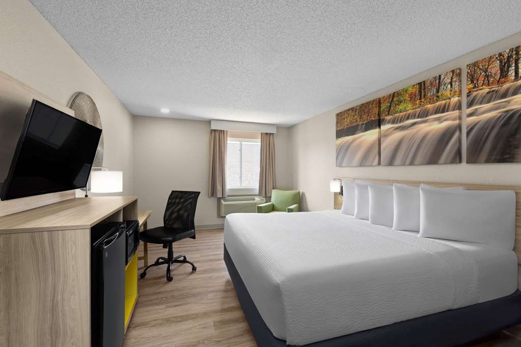 Days Inn by Wyndham Carthage - photo 23