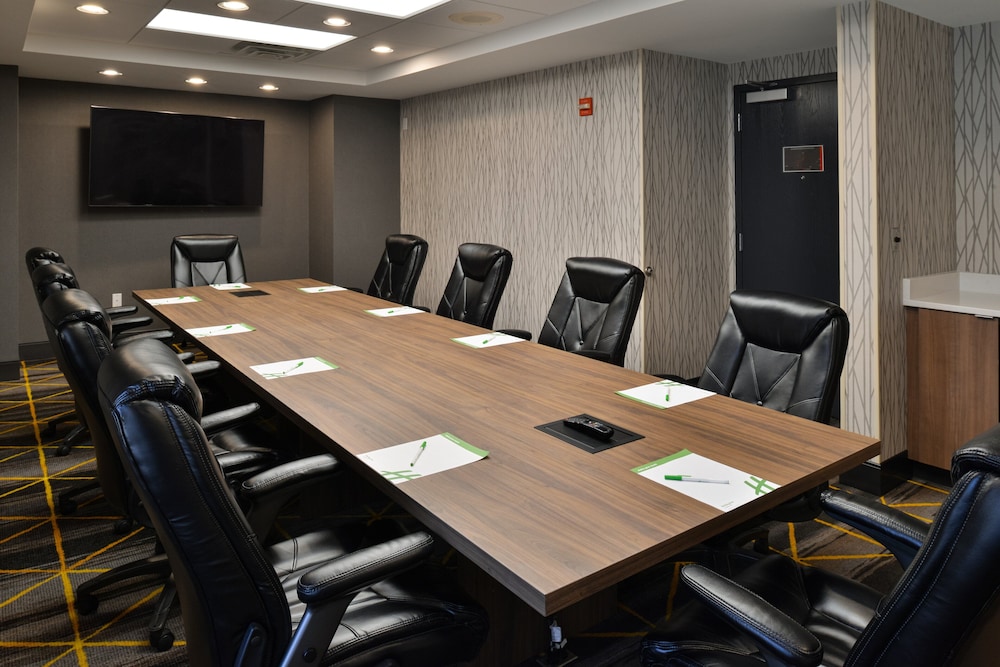 Holiday Inn Hotel & Suites Overland Park Convention Center - photo 67