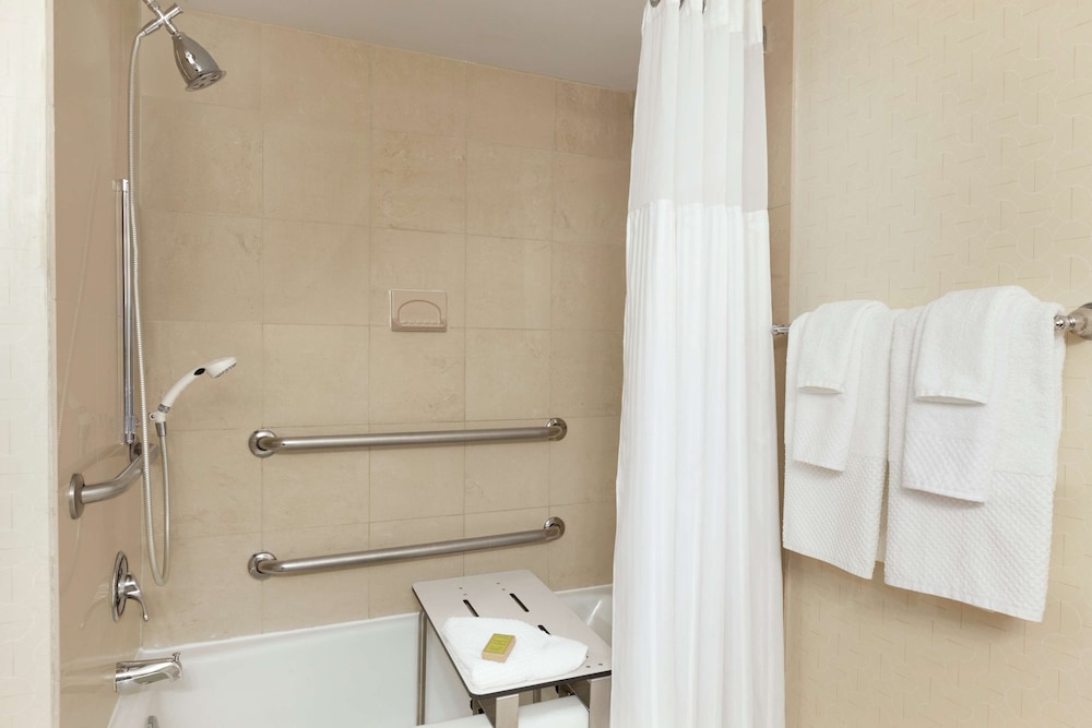 DoubleTree by Hilton Hotel Annapolis - photo 22