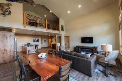 Townhome next to Clubhouse in Exclusive Eagle Bend The Glacier — Bigfork — photo 3