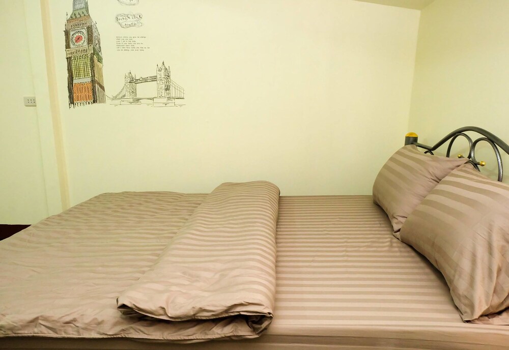 Green Box Hostel