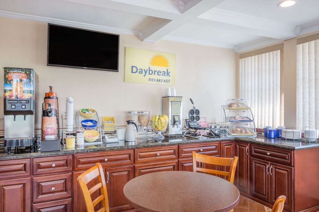 Days Inn King City - photo 15