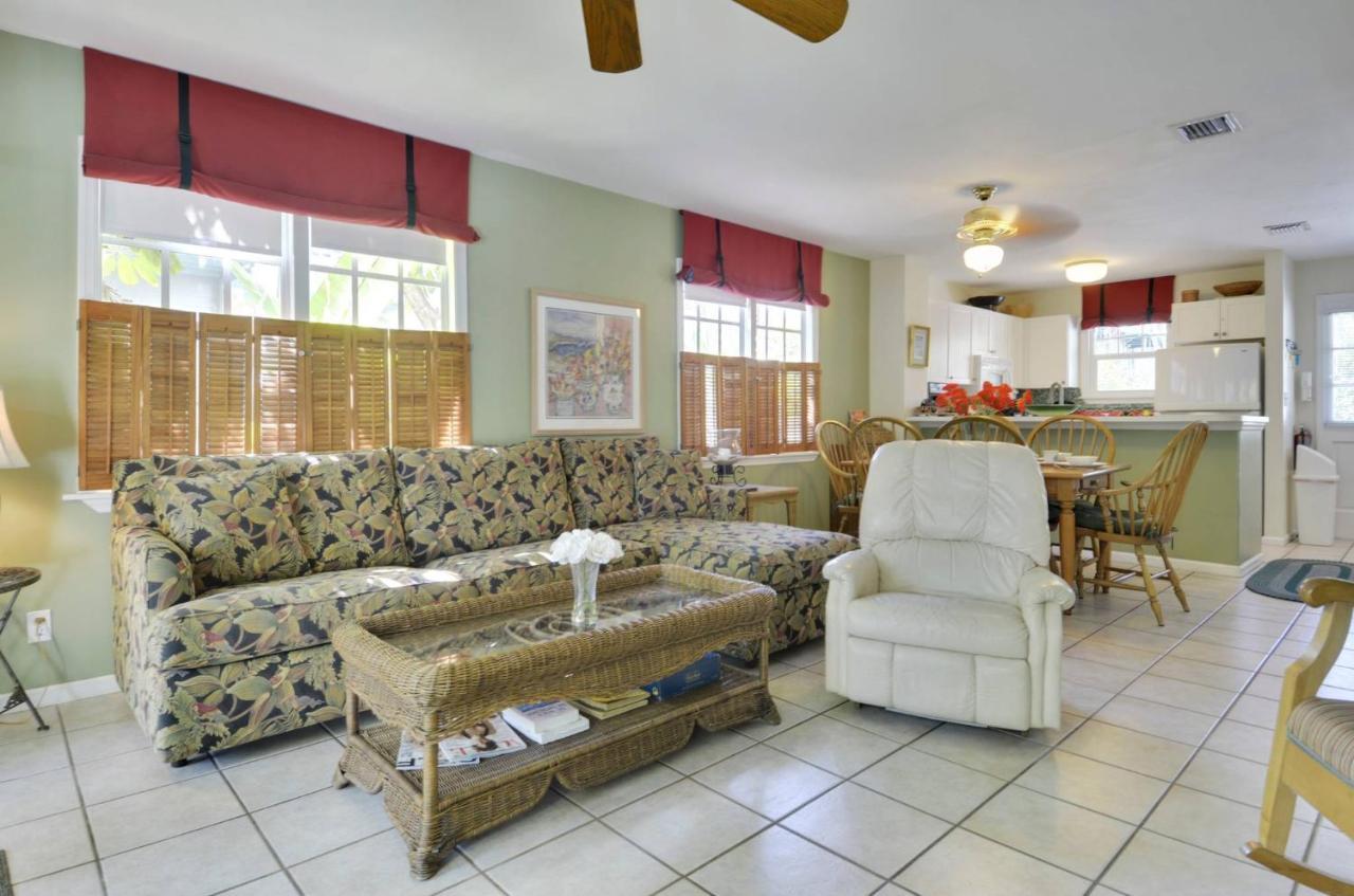 Linger Longer by Avantstay Key West Walkable Gated Community Shared Pool Week Long Stays Only - photo 3