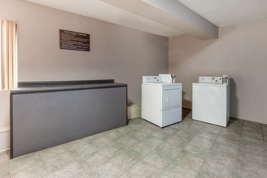 Days Inn by Wyndham Austintown - photo 35