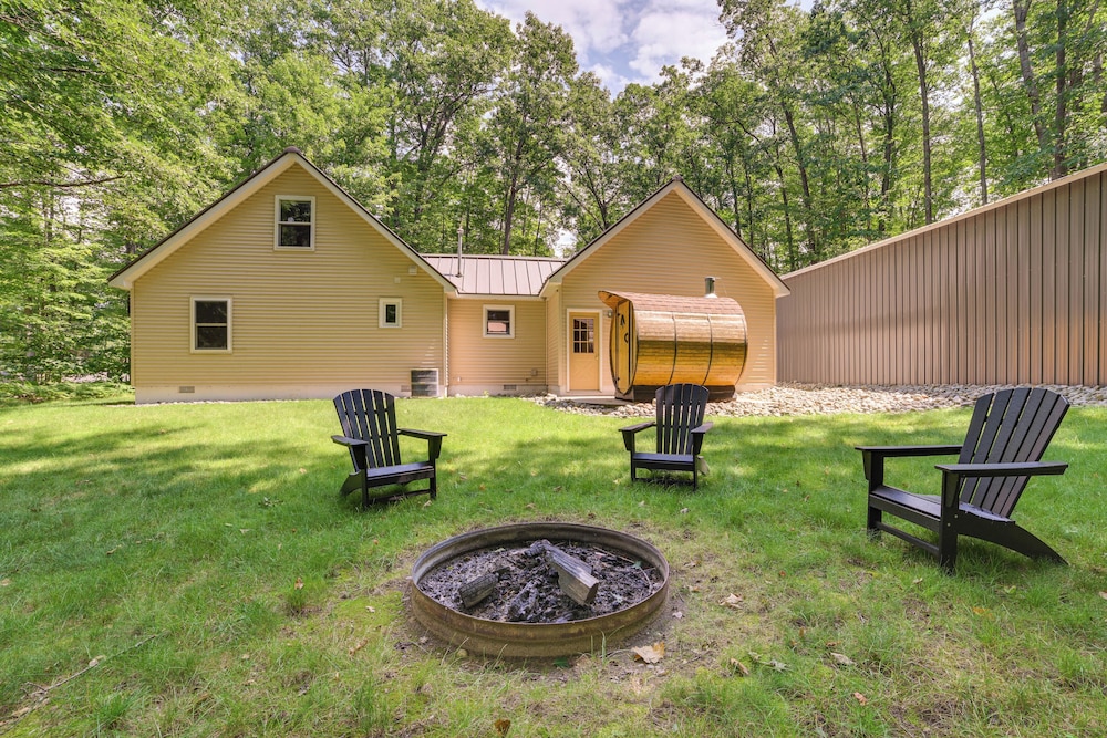 Dock Access Nearby Beach Higgins Lake Retreat — Roscommon