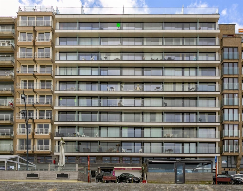 Flat in Blankenberge with Ocean Views — 4-Star Luxury Hotel in Blankenberge, Belgium