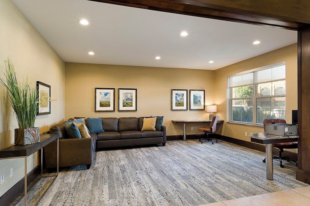 Clubhouse Hotel & Suites Pierre - photo 23