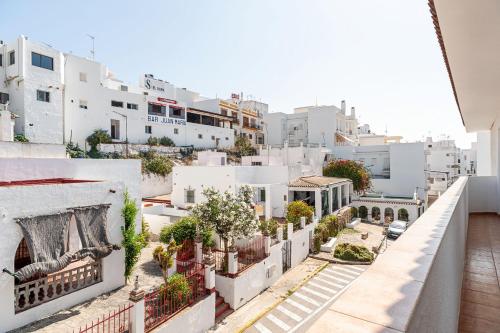 Apartamento Jaime Sólo Familias — 4-Star Luxury Hotel in Conil De La Frontera, Spain