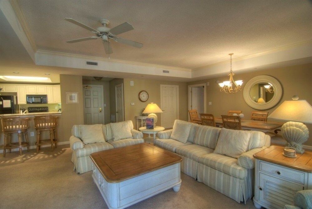 Royale Palms 1003 by RedAwning — 4-Star Luxury Hotel in Myrtle Beach, United States
