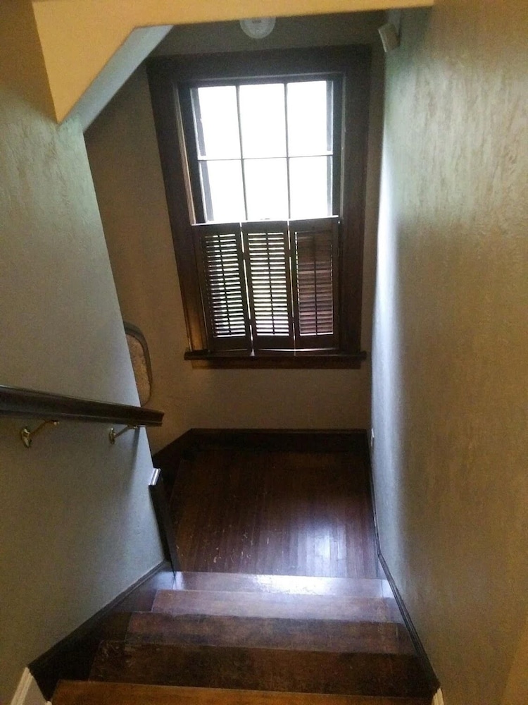 Historic Twin Tudors Inn - photo 54