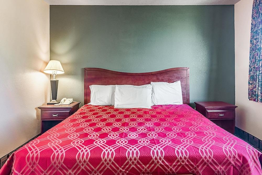 Urbana Inn and Suites By Magnuson Worldwide - photo 5