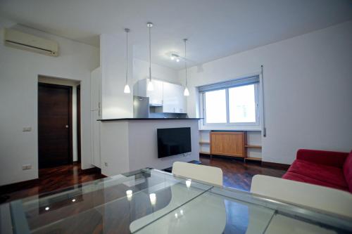 Ponte Milvio Cozy 1BR Apartment — 4-Star Luxury Hotel in Rome, Italy