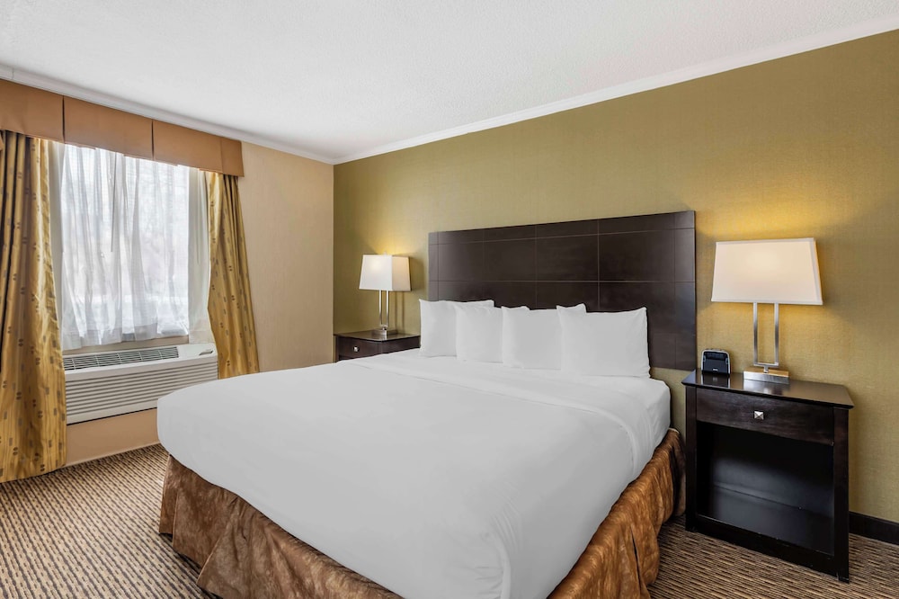 Hotel Watertown - photo 11