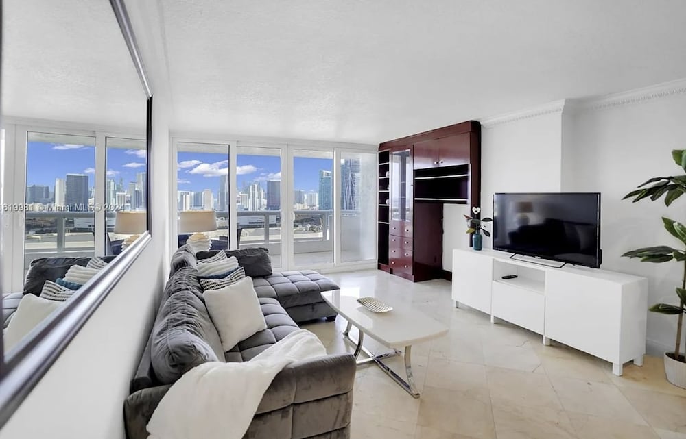Wavefront Oasis In Miami - last minute hotel in Miami