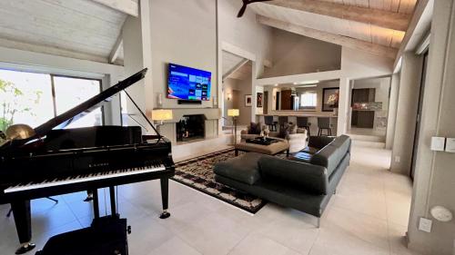 Villa Cha Cha — 4-Star Luxury Hotel in Rancho Mirage, United States