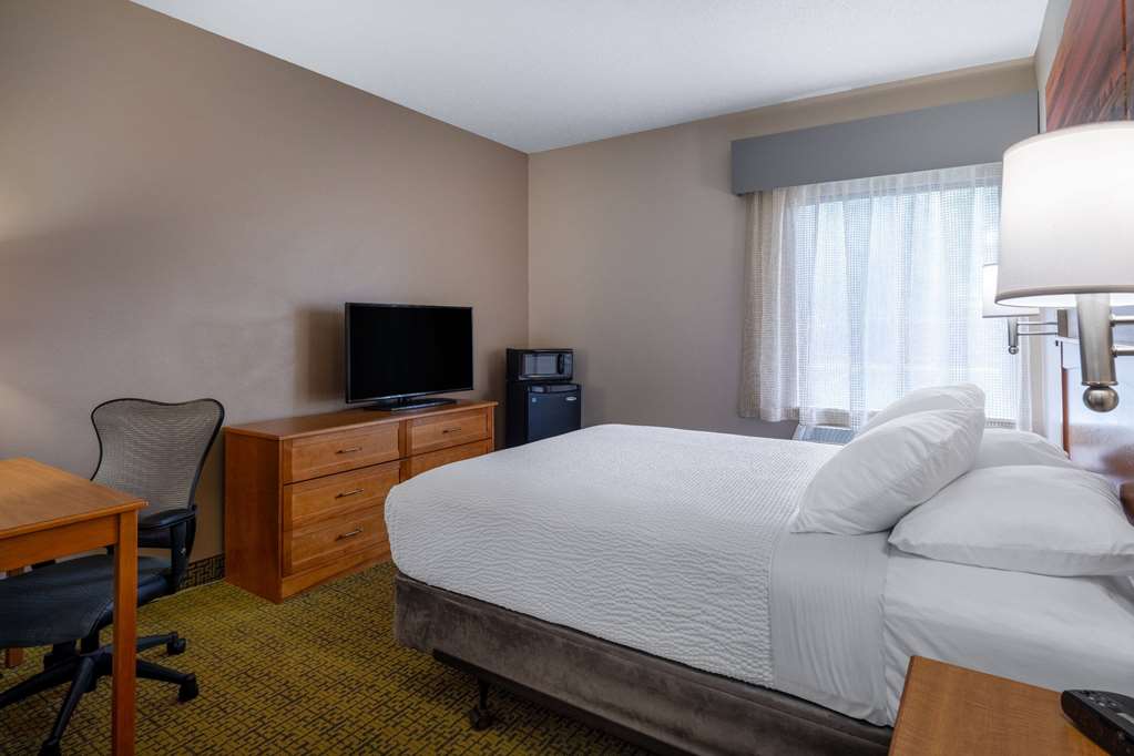 Days Inn & Suites by Wyndham Madison - photo 18
