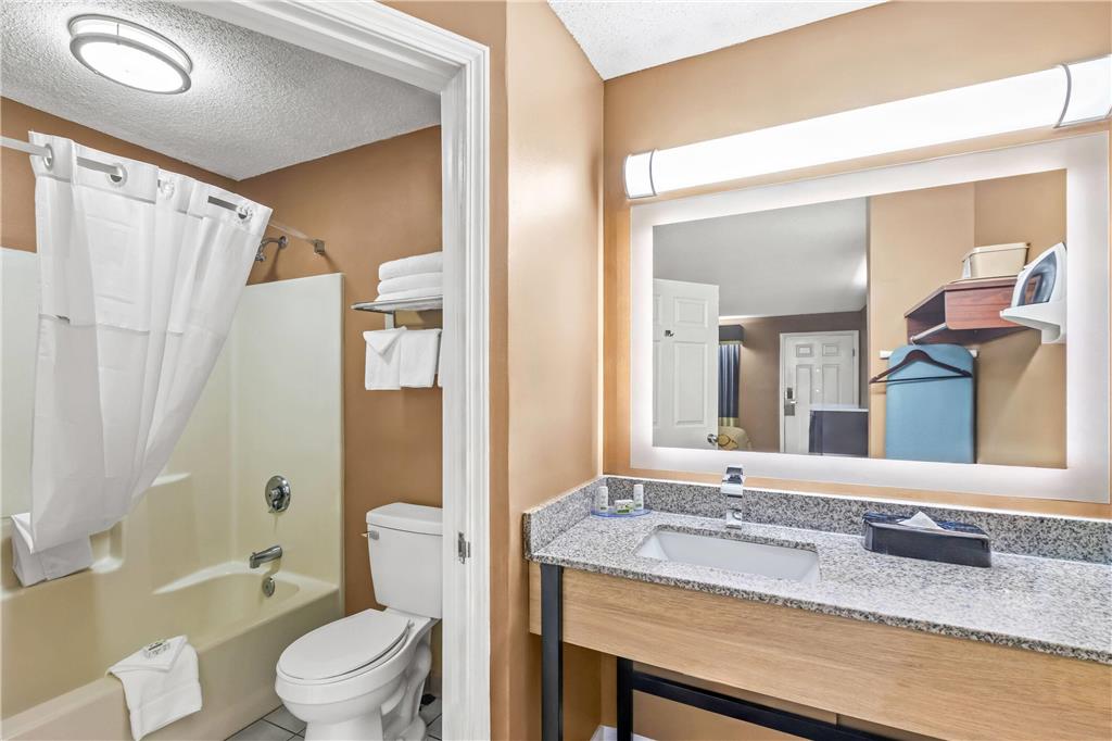 Baymont by Wyndham Forest City - photo 17