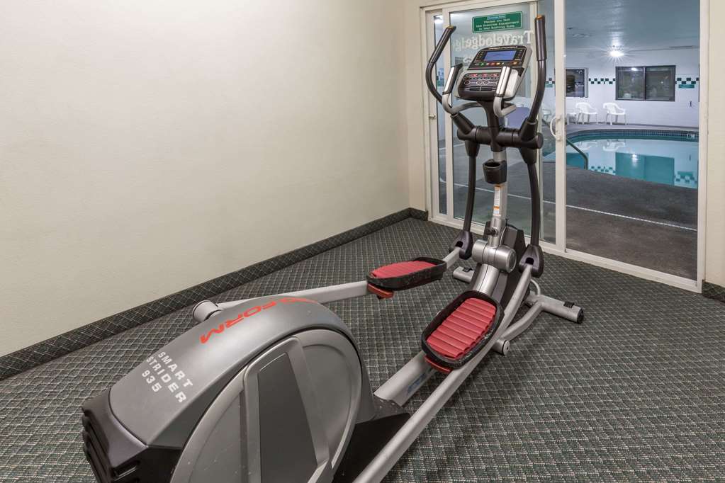 Travelodge Suites by Wyndham Newberg - photo 11