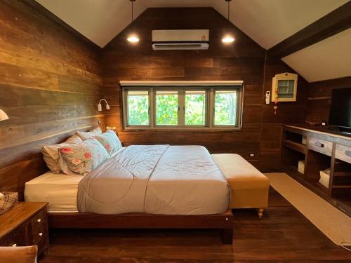 206 Wan Warn 3 wooden houses in Kaeng Krachan Forest - last minute hotel in Unknown City