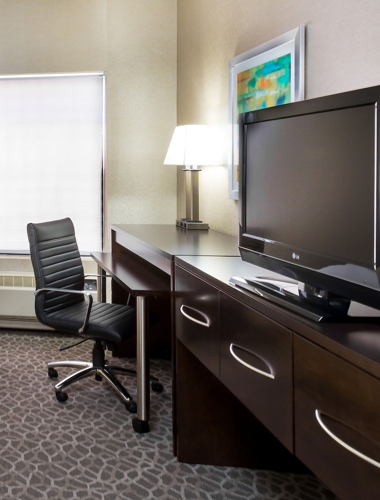 Holiday Inn Express Hotel & Suites Mt. Holly by IHG - photo 20