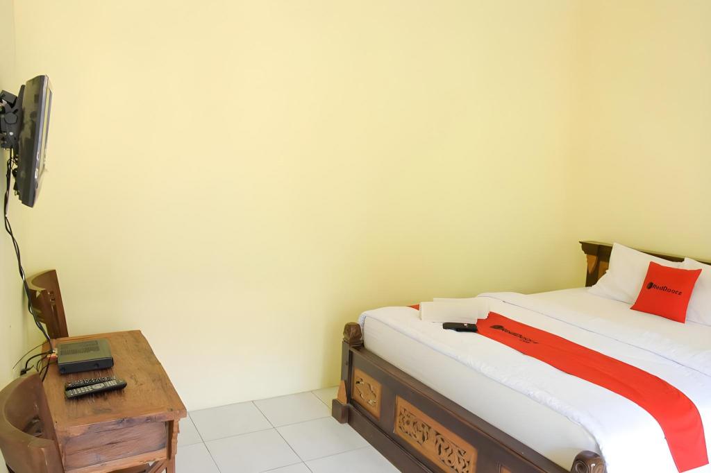 RedDoorz Syariah near Balai Kota Probolinggo 2 in Probolinggo, Indonesia