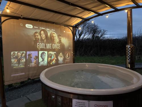 Cozy Hot Tent With Log Burner And Hot Tub Right Tent 17221604 — Gaerwen