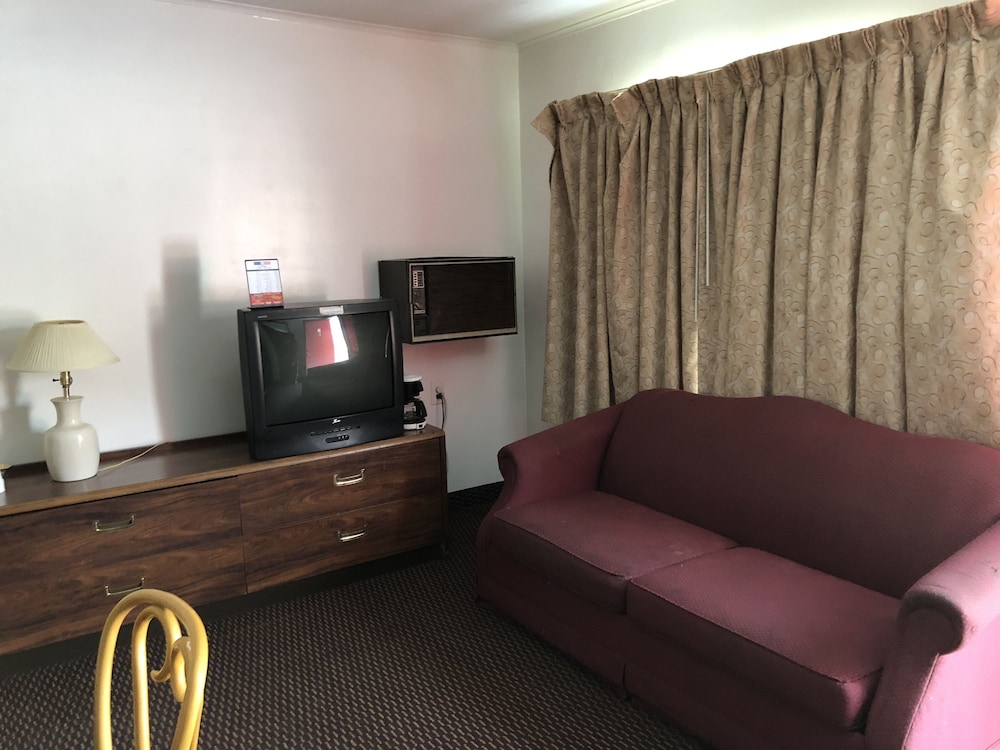 Sun 'N Snow Hotel - photo 14