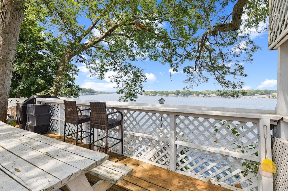 Dave’s Last Resort Poolside Cabin 4 1 Bedroom Hotel Room in Monticello, United States