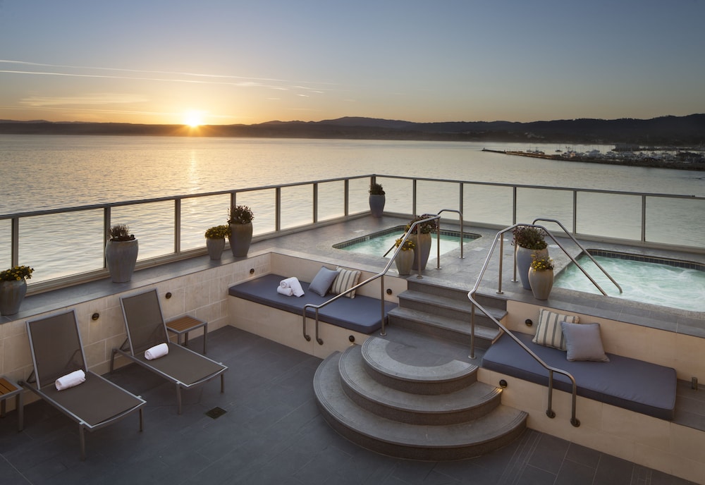 Monterey Plaza Hotel & Spa - photo 54