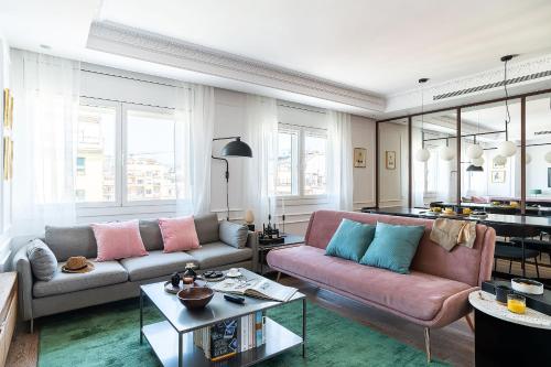 Stylish Apartments — 4-Star Luxury Hotel in Barcelona, Spain