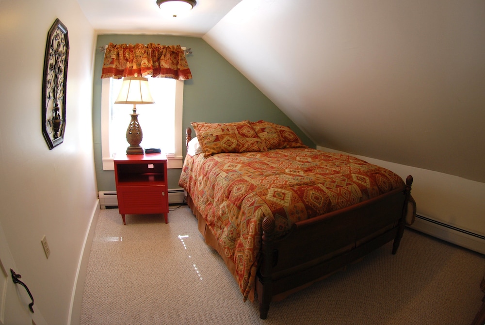 Hyde Away Inn - photo 6