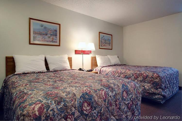 Americas Best Value Inn Tyler Winona - photo 4