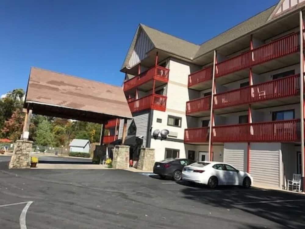 Days Inn by Wyndham Waynesville NC - photo 13