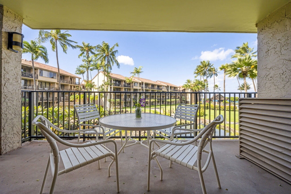 Papakea Ocean Front Resort — Lahaina