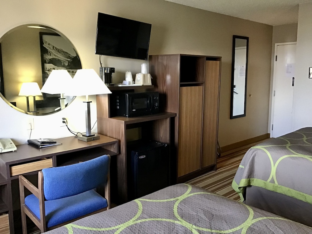 Super 8 by Wyndham Helena - photo 10