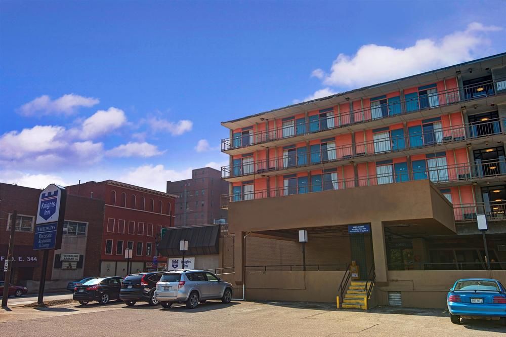 Knights Inn Wheeling - photo 16