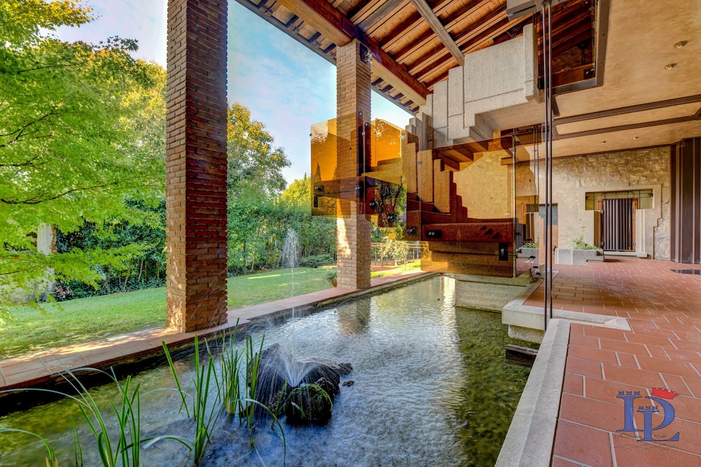 Desenzanoloft Swarovski — 4-Star Luxury Hotel in Desenzano Del Garda, Italy