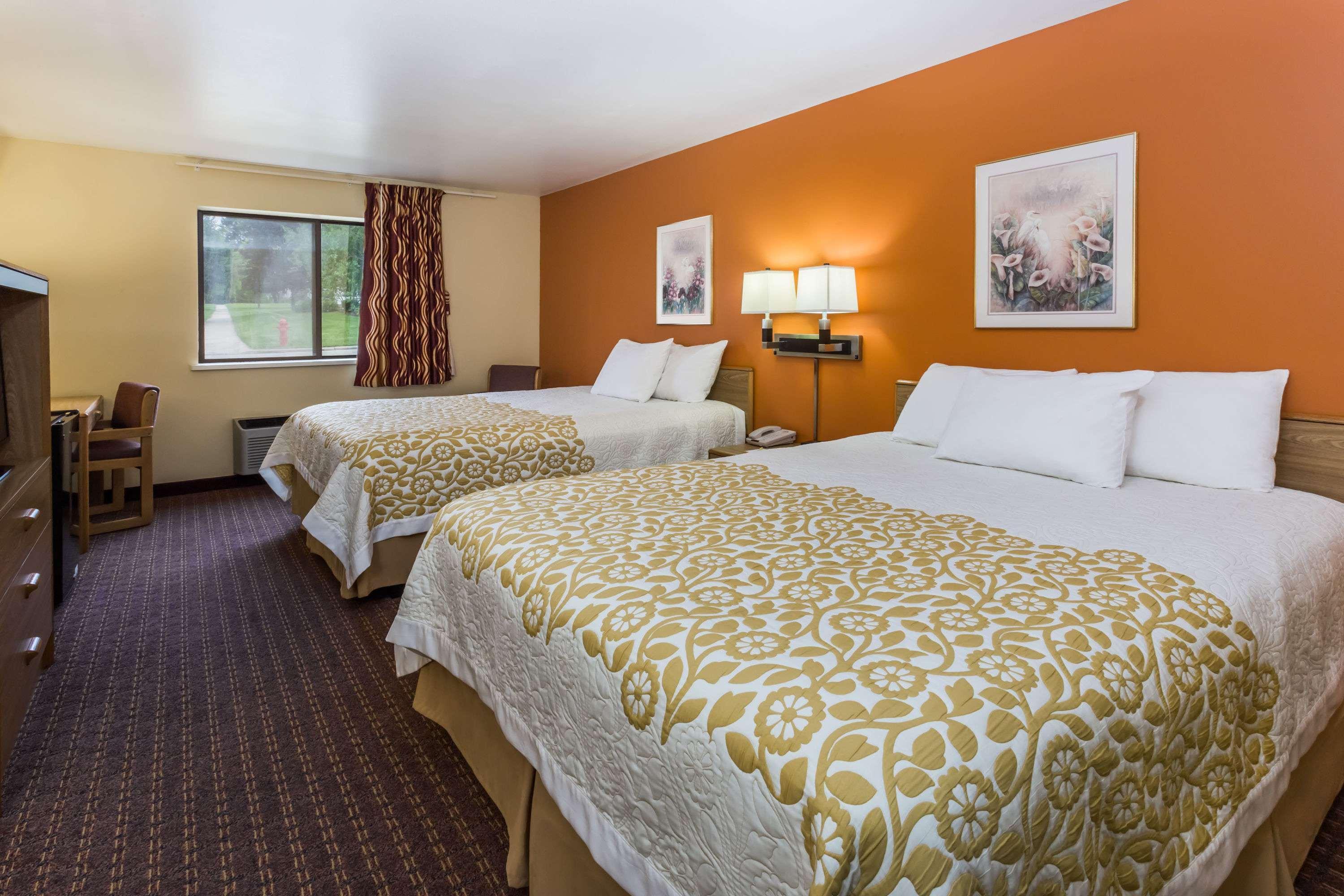 Days Inn by Wyndham Stoughton WI. - photo 10