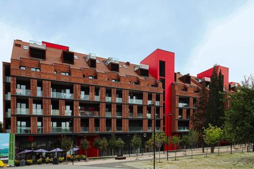 Chic 1BR Apt in Moedani complex By Wehost