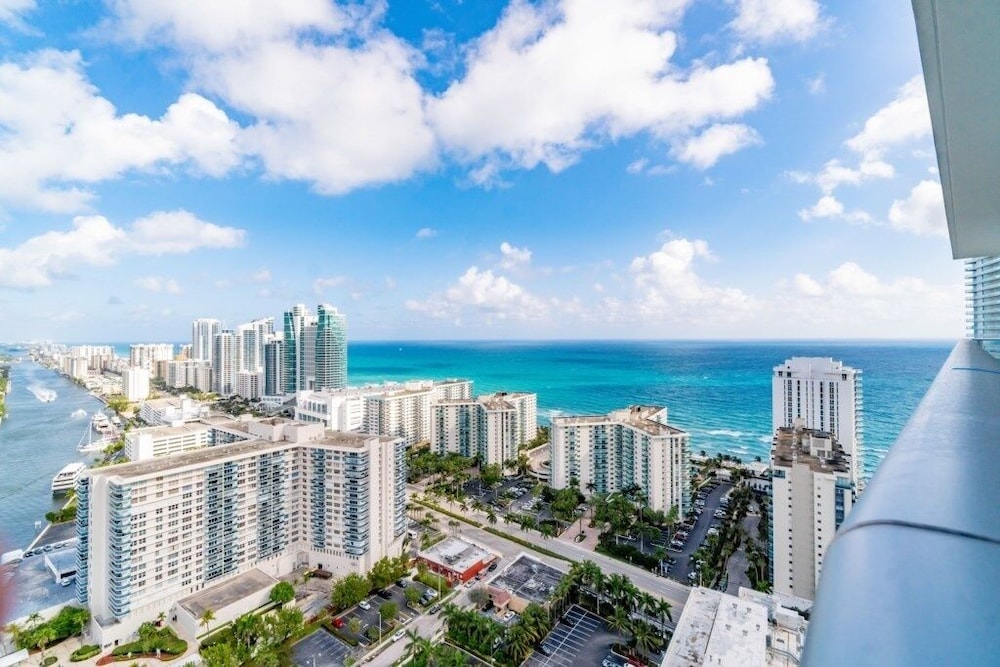 Hyde Beach House Luxury Condo resort 2 Bedroom Condo by RedAwning - photo 25